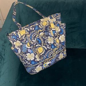 Vera Bradley Ellie Blue Go Round Tote